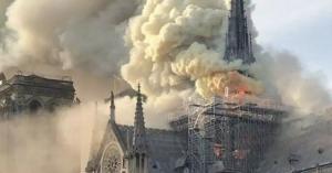 震惊！巴黎圣母院发生大火